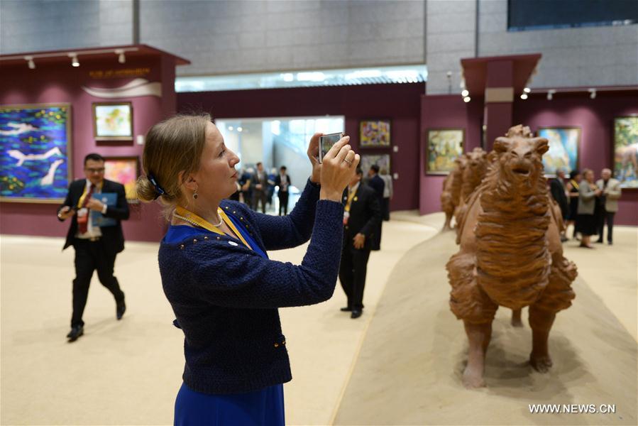 1a Exposi??o Cultural Internacional da Rota da Seda é realizada em Dunhuang