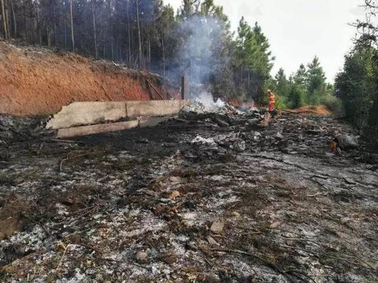 Explos?o em granja avícola deixa seis mortos no centro da China
