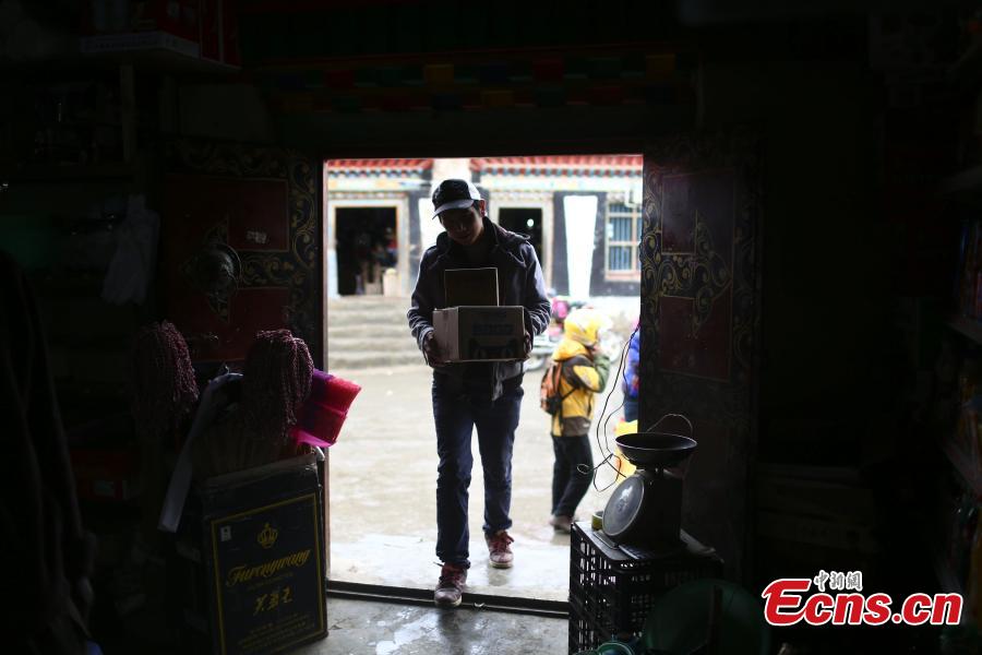 Jovem de 25 anos opera servi?o de entregas no Monte Evereste
