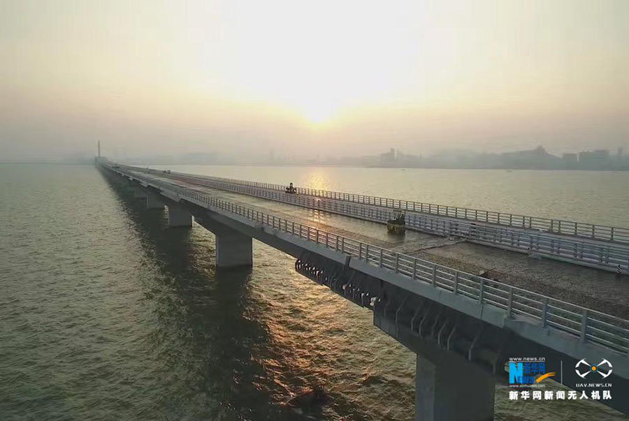 Maior ponte sobre mar no mundo dá mais um passo rumo à conclus?o