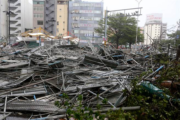 Tuf?o Megi deixa 4 mortos e 268 feridos em Taiwan
