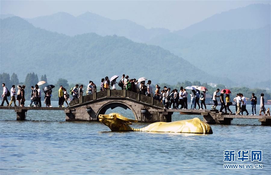 Destinos turísticos da China recebem 593 milh?es de visitantes durante “semana dourada”