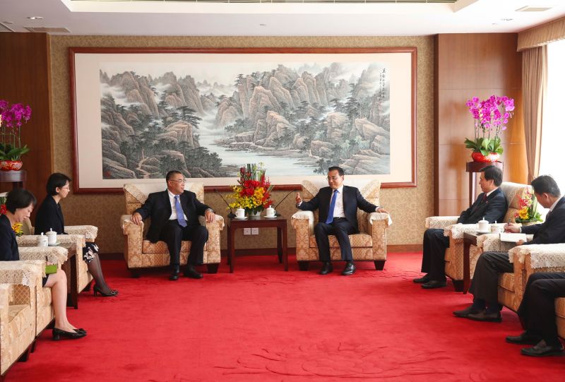 Primeiro-ministro chinês chega a Macau