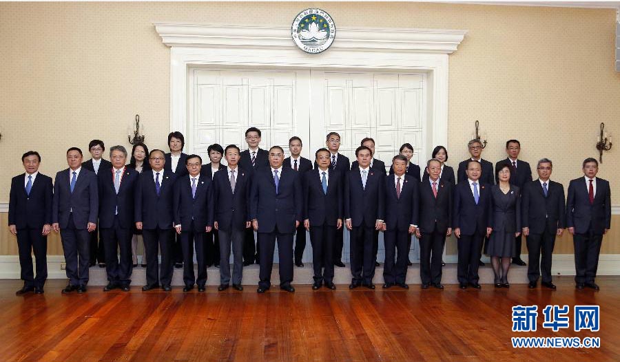 Li Keqiang inspeciona sede do governo da Regi?o Administrativa Especial de Macau