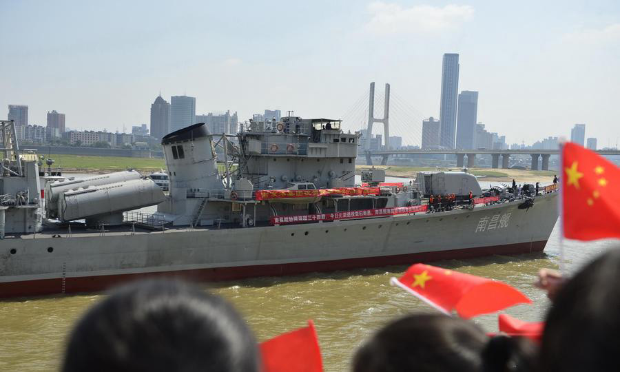 Cidade de Nanchang recebe contratorpedeiro chinês aposentado