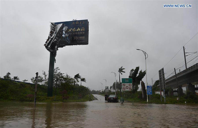Tuf?o Sarika atinge Hainan