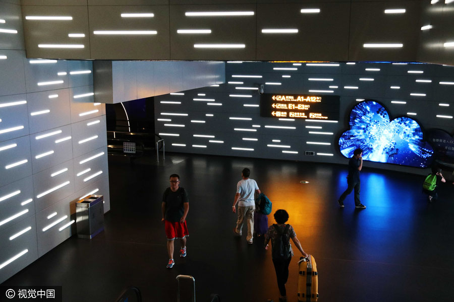 Inaugurado “Túnel no Espa?o-Tempo” no aeroporto de Guangzhou