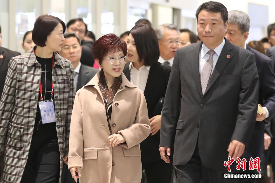 Líder do KMT inicia visita a Nanjing