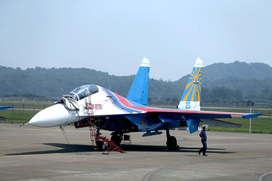 Armamentos sofisticados em destaque no Show Aéreo da China