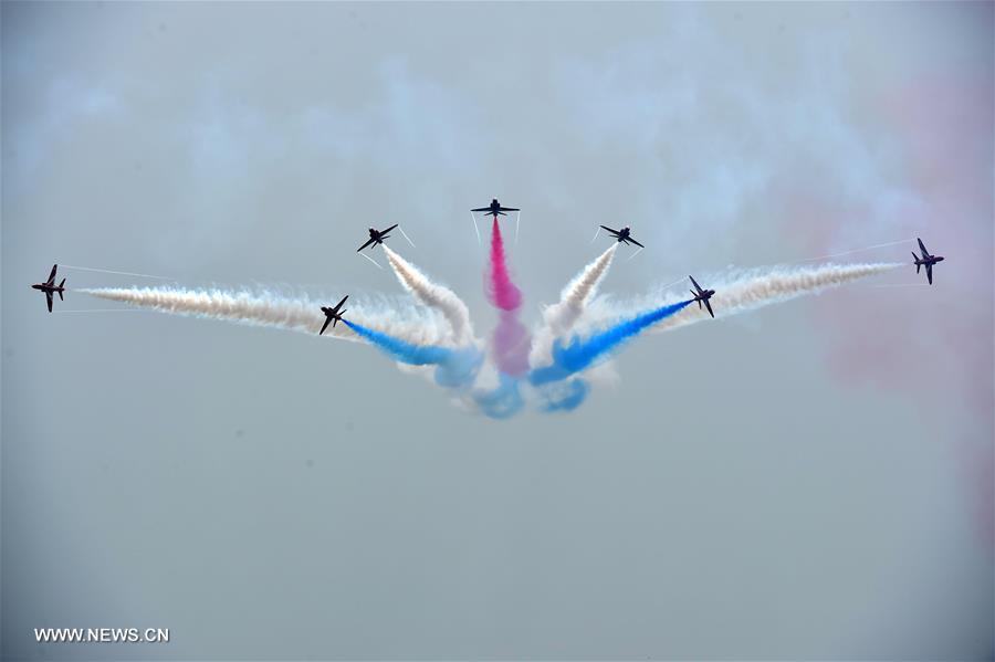 Red Arrows britanicos em destaque no Show Aéreo da China