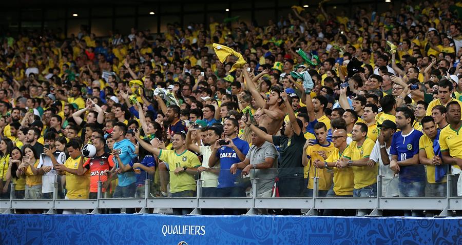 Brasil vence a Argentina por 3 a 0 e mantém lideran?a nas Eliminatórias