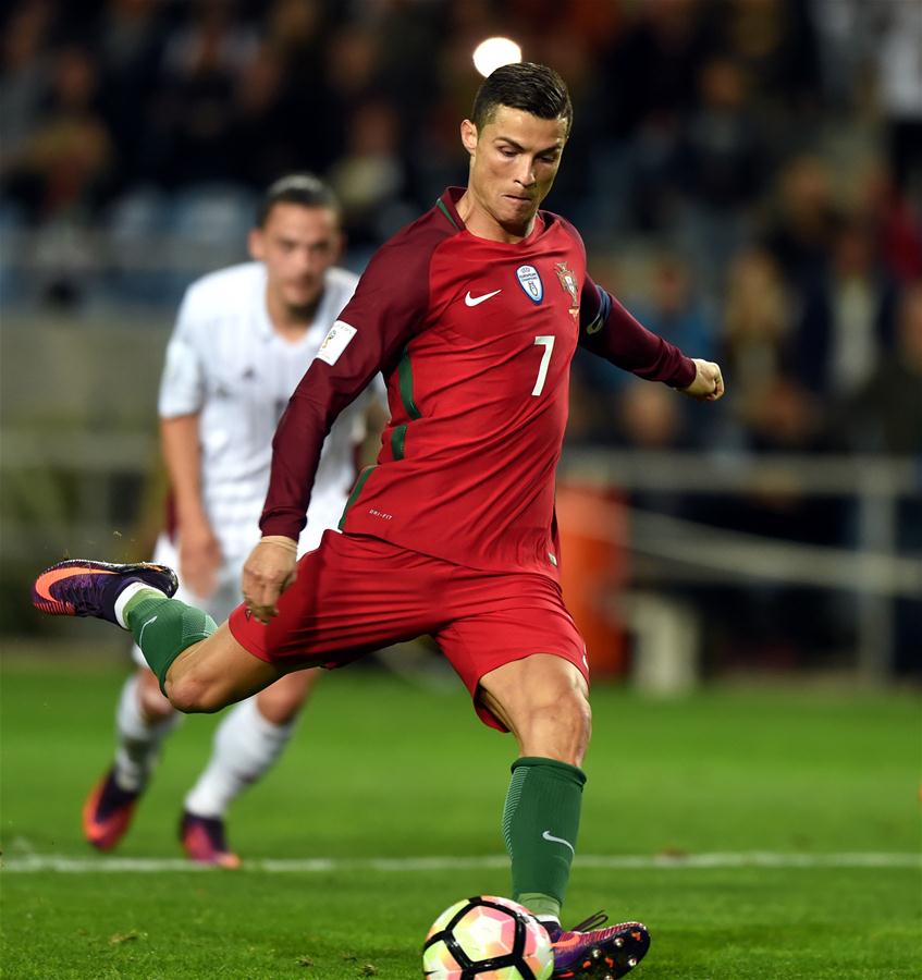Eliminatórias para Copa do Mundo FIFA de 2018: Portugal vence Let?nia por 4 a 1