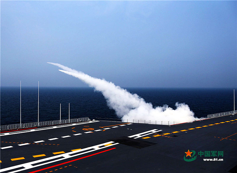 China publica fotos documentais dos treinos a bordo do porta-avi?es Liaoning