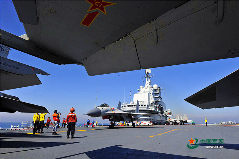 China publica fotos documentais dos treinos a bordo do porta-avi?es Liaoning