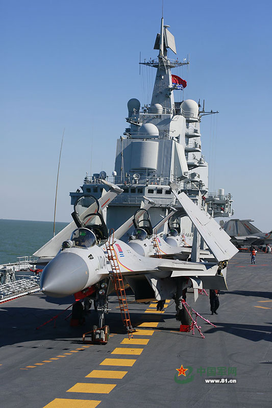 China publica fotos documentais dos treinos a bordo do porta-avi?es Liaoning