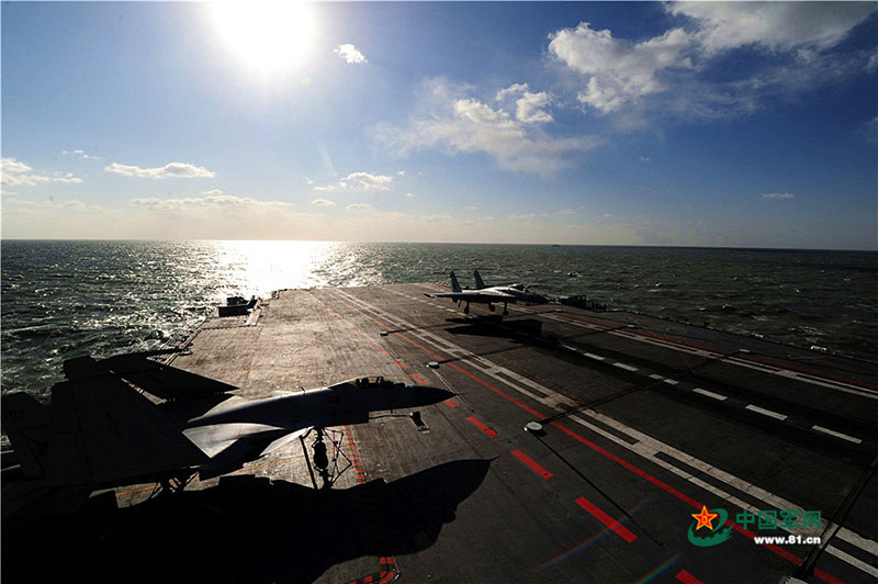 China publica fotos documentais dos treinos a bordo do porta-avi?es Liaoning