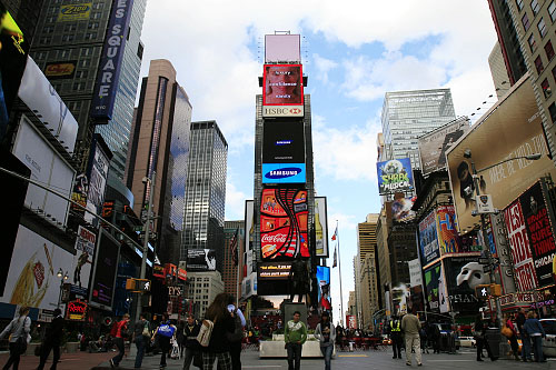 Vídeo sobre atra??es turísticas da China é transmitido na Times Square de Nova York