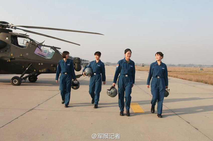 Primeiras pilotos femininas prontas para servir no esquadr?o de helicópteros de ataque da China