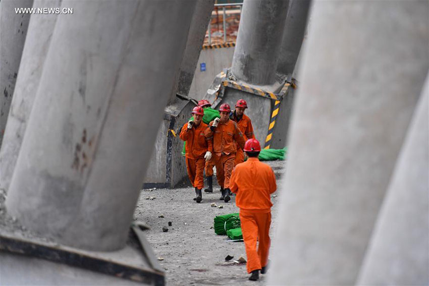 Colapso de equipamento de constru??o deixa pelo menos 40 mortos no leste da China