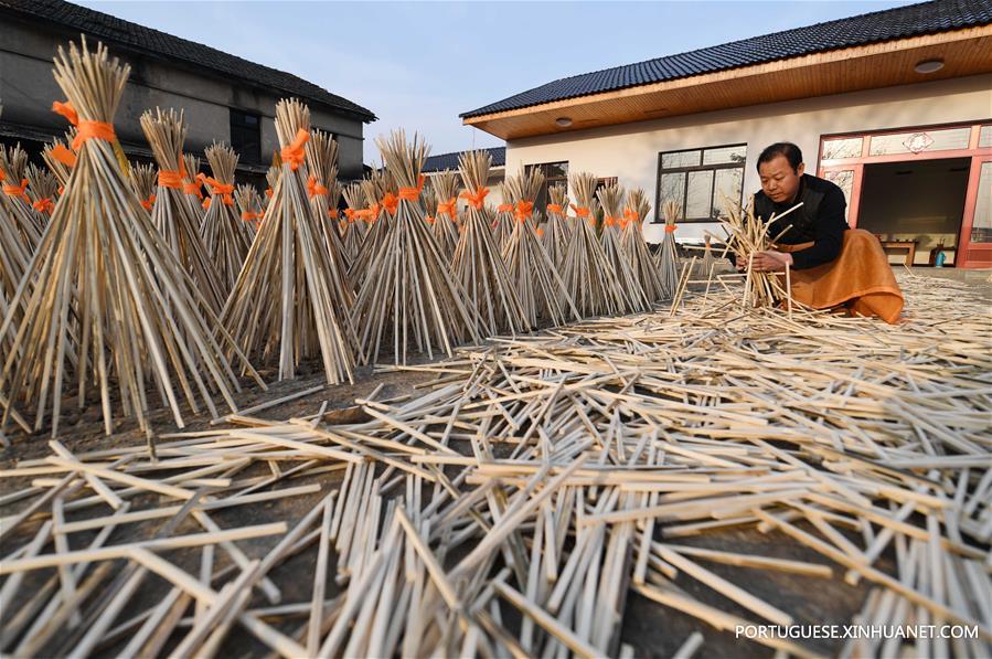 Guarda-chuvas tradicionais feitos em Anhui