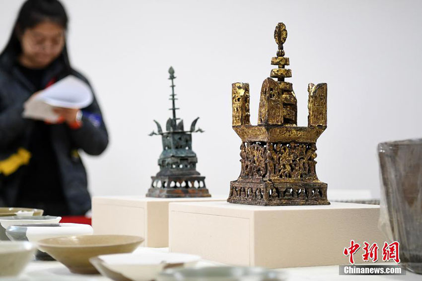 Shanghai exp?e novas relíquias encontradas nas ruínas Qinglong