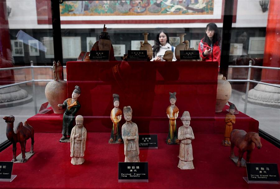 Museu exibe 25 túmulos antigos descobertos na regi?o de Luoyang