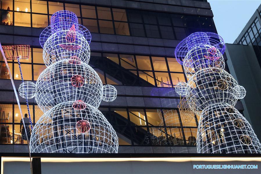 Decora??es de Natal na avenida Paulista em S?o Paulo
