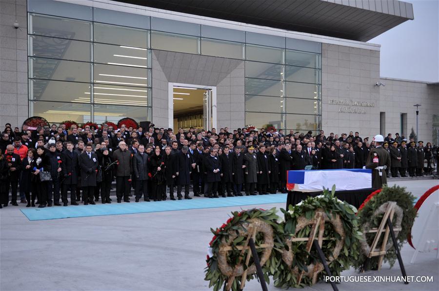 Turquia realiza cerim?nia de despedida ao falecido embaixador russo na Turquia