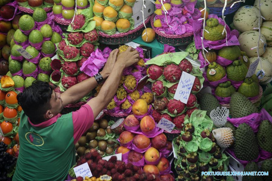 Compras de Natal lotam comércio em S?o Paulo