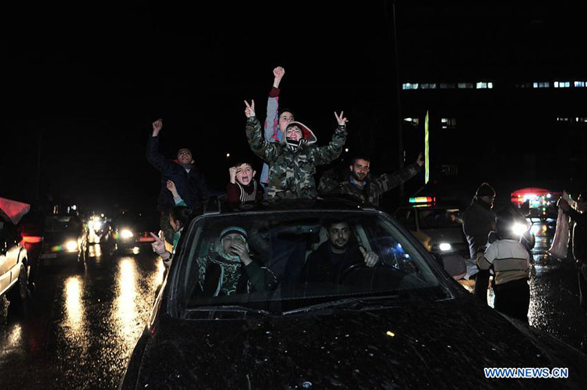 Exército Sírio declara libera??o do leste de Alepo