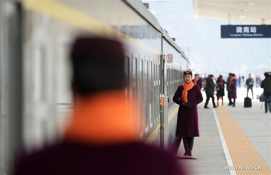 Nova se??o da linha ferroviária Lanzhou-Chongqing entra em opera??o