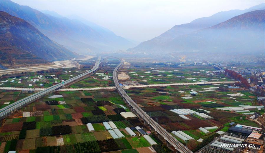 Nova se??o da linha ferroviária Lanzhou-Chongqing entra em opera??o