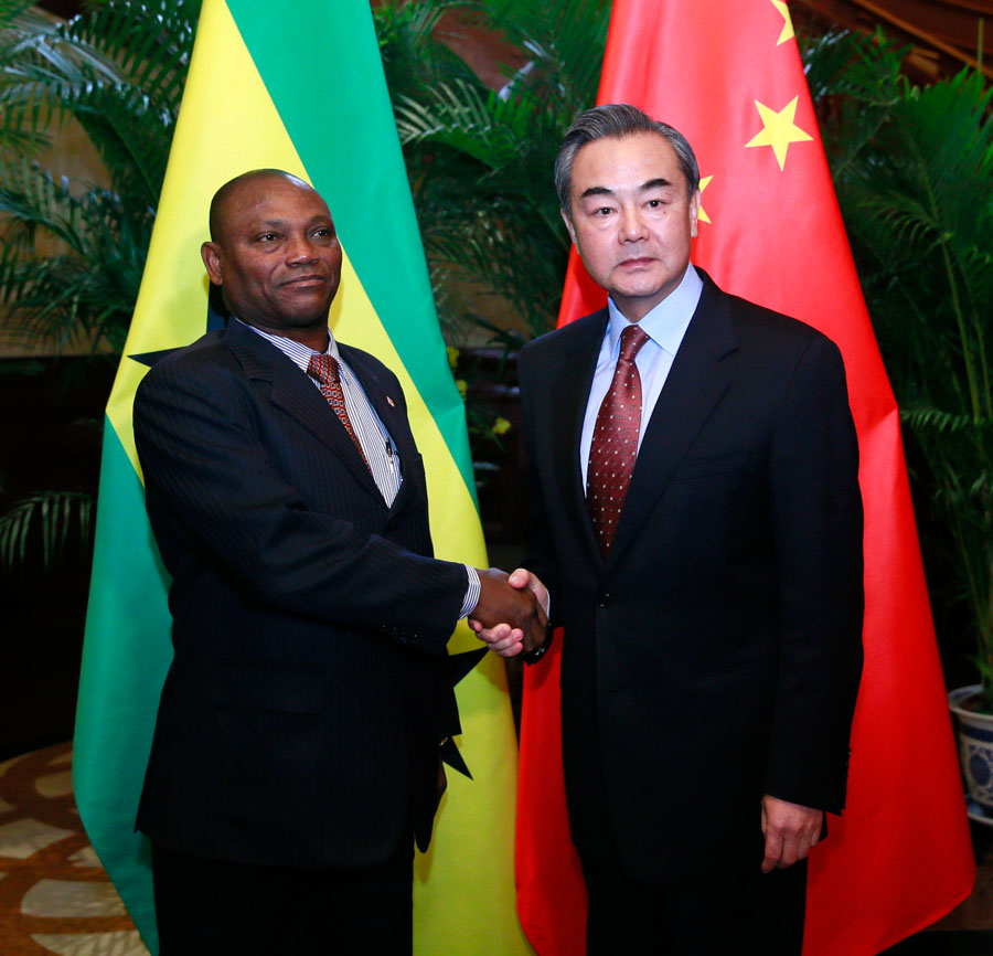 Wang Yi se reúne com o ministro das Rela??es Exteriores de S?o Tomé e Príncipe