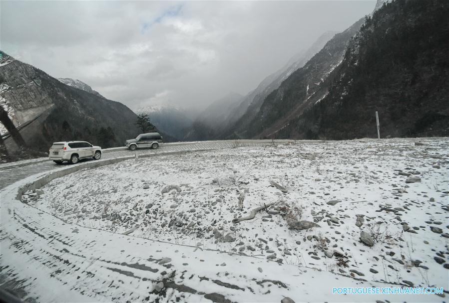 Paisagem de inverno na regi?o sudeste do Tibete