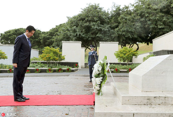 Premiê japonês presta homenagem em memoriais do Havai