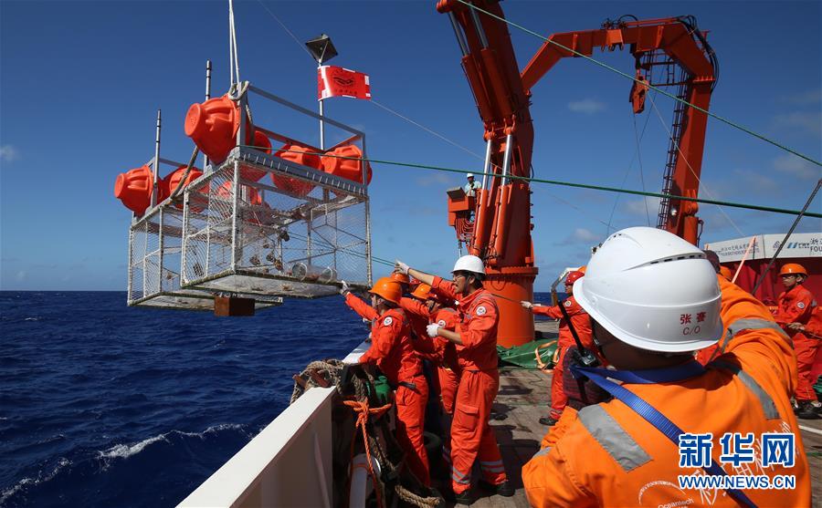 Submarinos chineses n?o tripulados descem a 10 mil metros