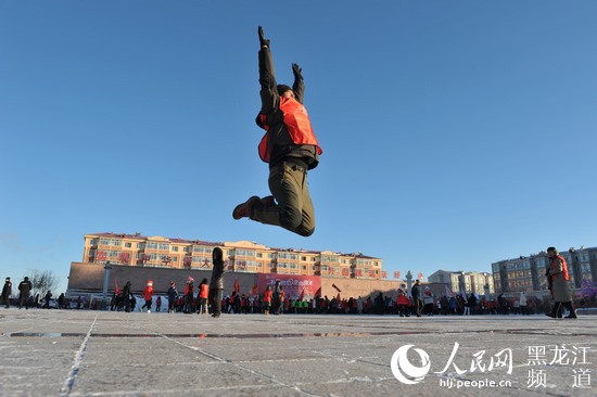 Diário do Povo Online organiza caminhada em comemora??o do seu 20o aniversário em Heilongjiang