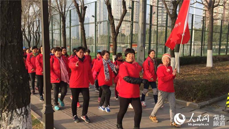 Diário do Povo Online organiza caminhada em comemora??o do seu 20o aniversário em Hubei
