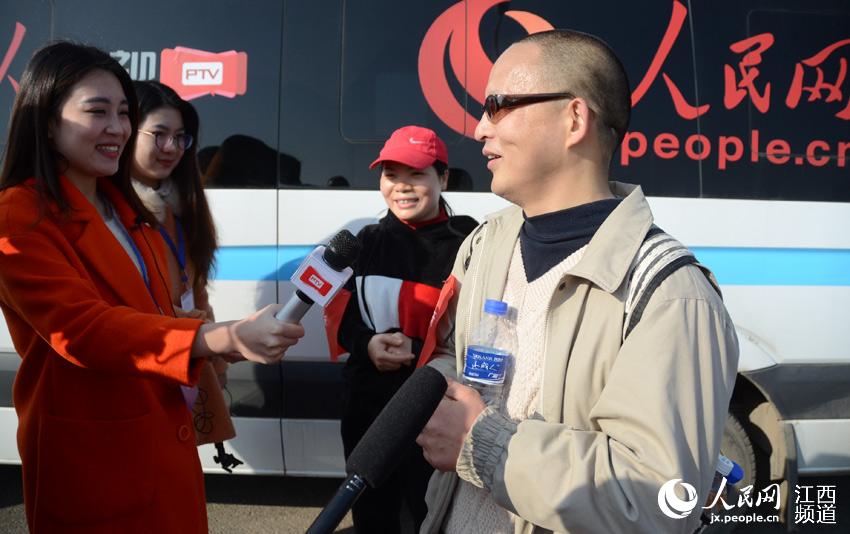 Diário do Povo Online organiza caminhada em comemora??o do seu 20o aniversário em Jiangxi