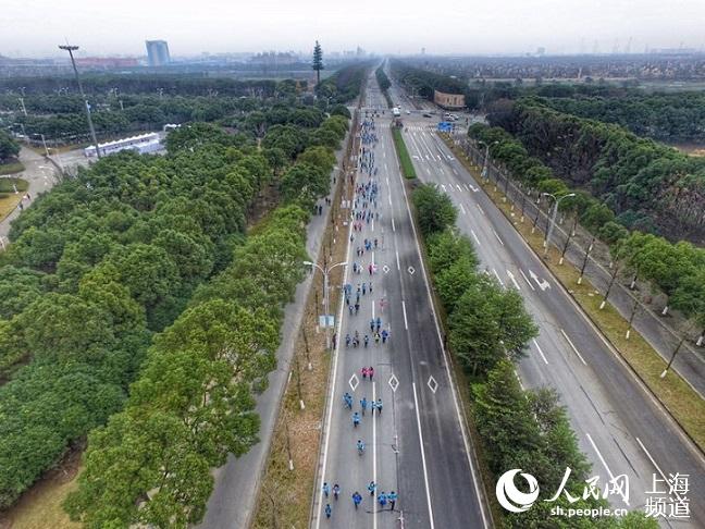 Diário do Povo Online organiza caminhada em comemora??o do seu 20o aniversário em Shanghai