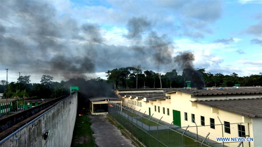Motim em pris?o brasileira causa mais de 50 mortos