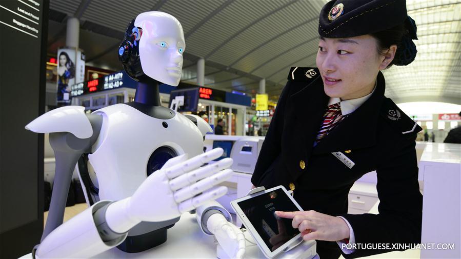 Rob?s inteligentes oferecem servi?os de informa??o em Jinan