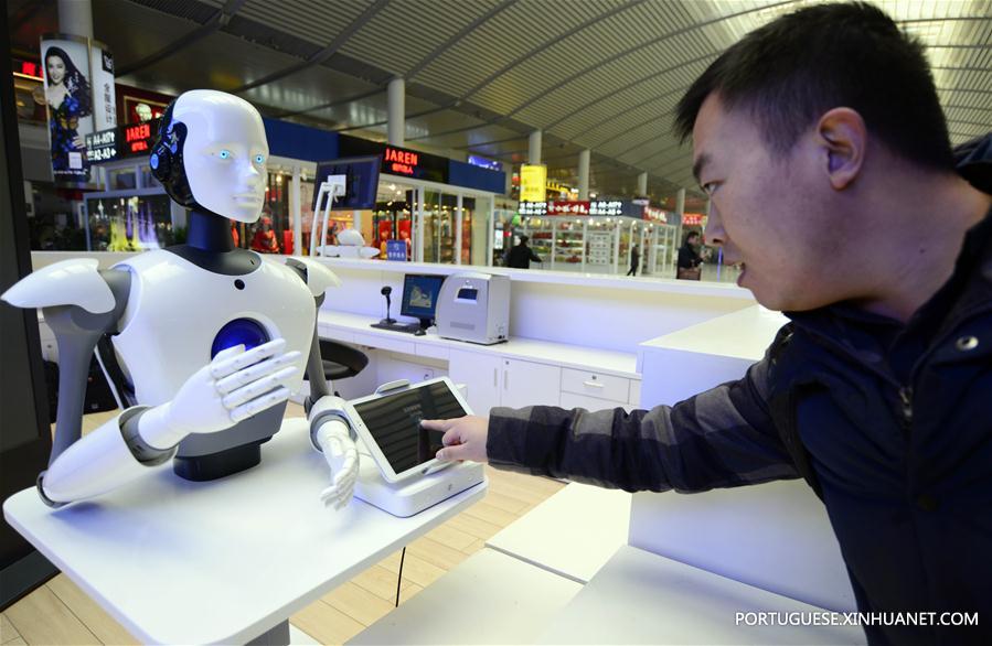 Rob?s inteligentes oferecem servi?os de informa??o em Jinan