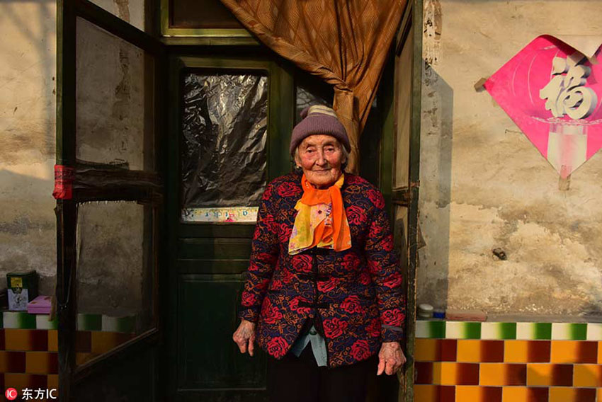 Liga??o de uma mulher sino-russa de 92 anos à China