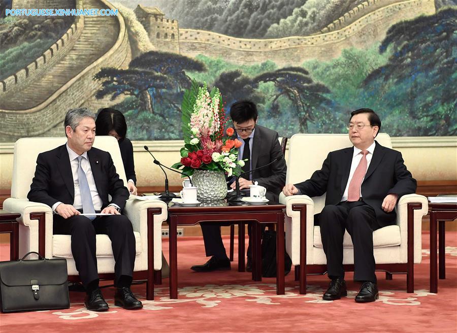 Mais alto legislador da China pede pela promo??o da coopera??o legislativa China-Jap?o