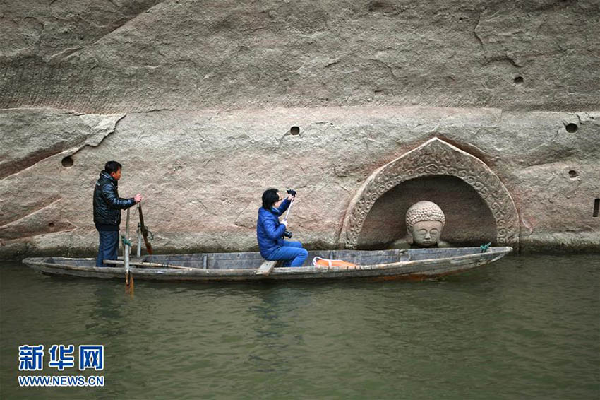 Província de Jiangxi: Buda antigo descoberto em reservatório após redu??o do nível de água