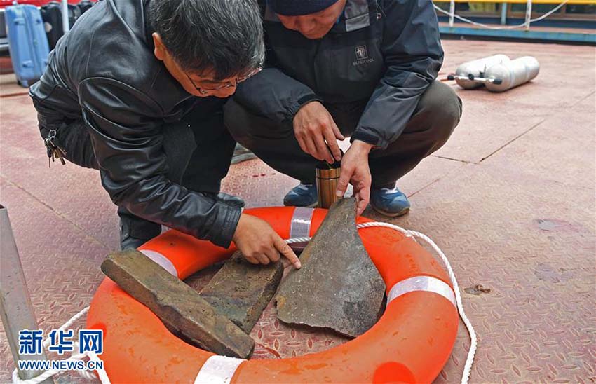 Província de Jiangxi: Buda antigo descoberto em reservatório após redu??o do nível de água