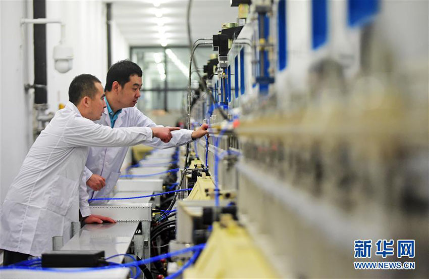 China desenvolve laser de eletr?es livres de UV extremo mais brilhante do mundo