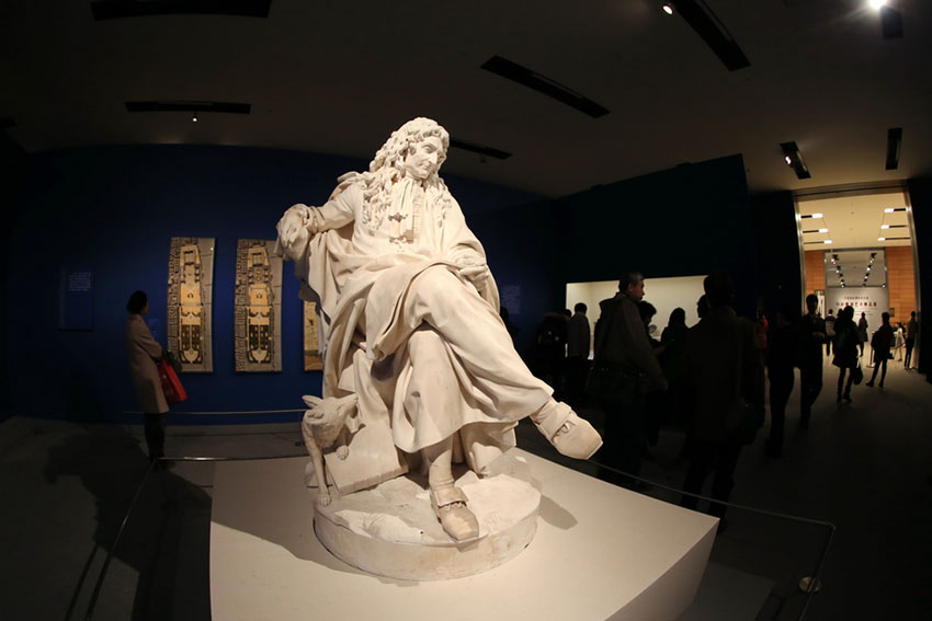 Tesouros artísticos do Louvre s?o exibidos em Beijing