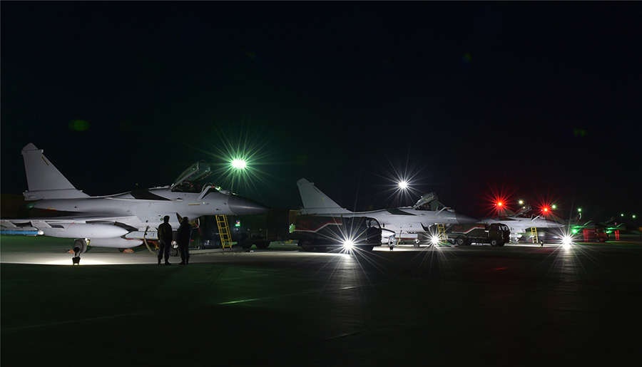 Em imagens: For?a Aérea conduz exercícios militares “Espada Vermelha-2016”